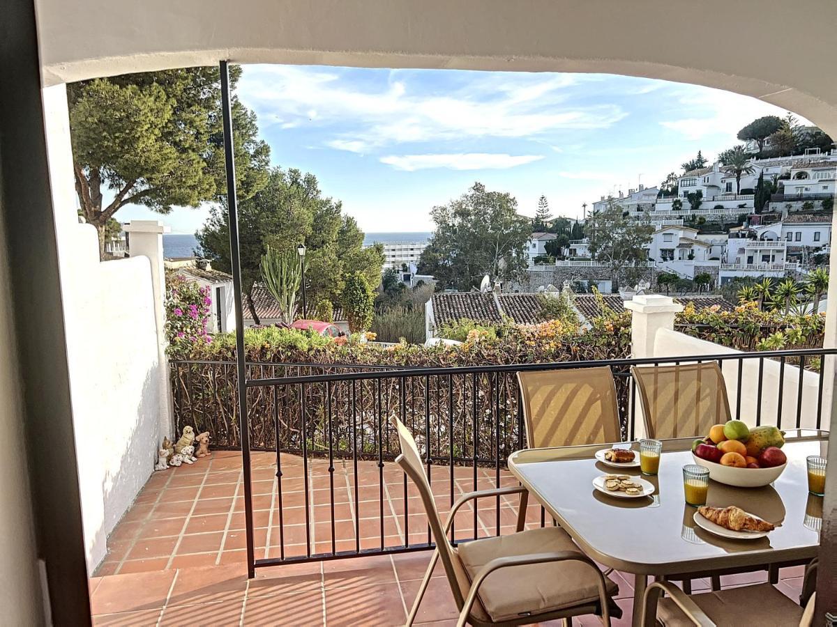Agradable Adosado Con Piscina La Hidalga Villa Benalmádena Exteriör bild