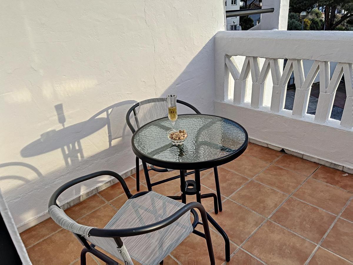Agradable Adosado Con Piscina La Hidalga Villa Benalmádena Exteriör bild