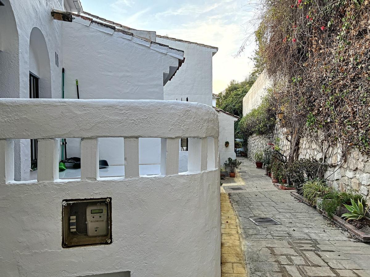 Agradable Adosado Con Piscina La Hidalga Villa Benalmádena Exteriör bild