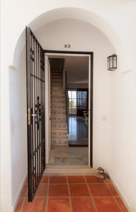 Agradable Adosado Con Piscina La Hidalga Villa Benalmádena Exteriör bild
