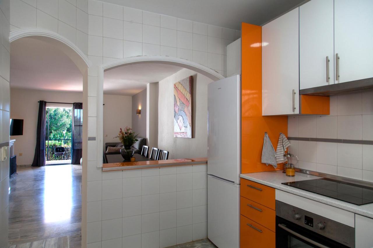 Agradable Adosado Con Piscina La Hidalga Villa Benalmádena Exteriör bild