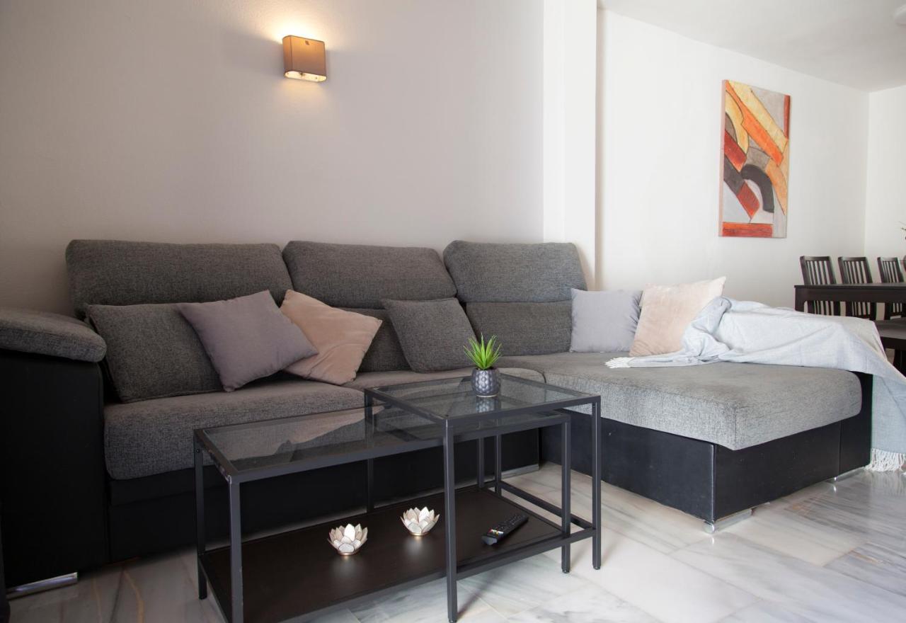 Agradable Adosado Con Piscina La Hidalga Villa Benalmádena Exteriör bild