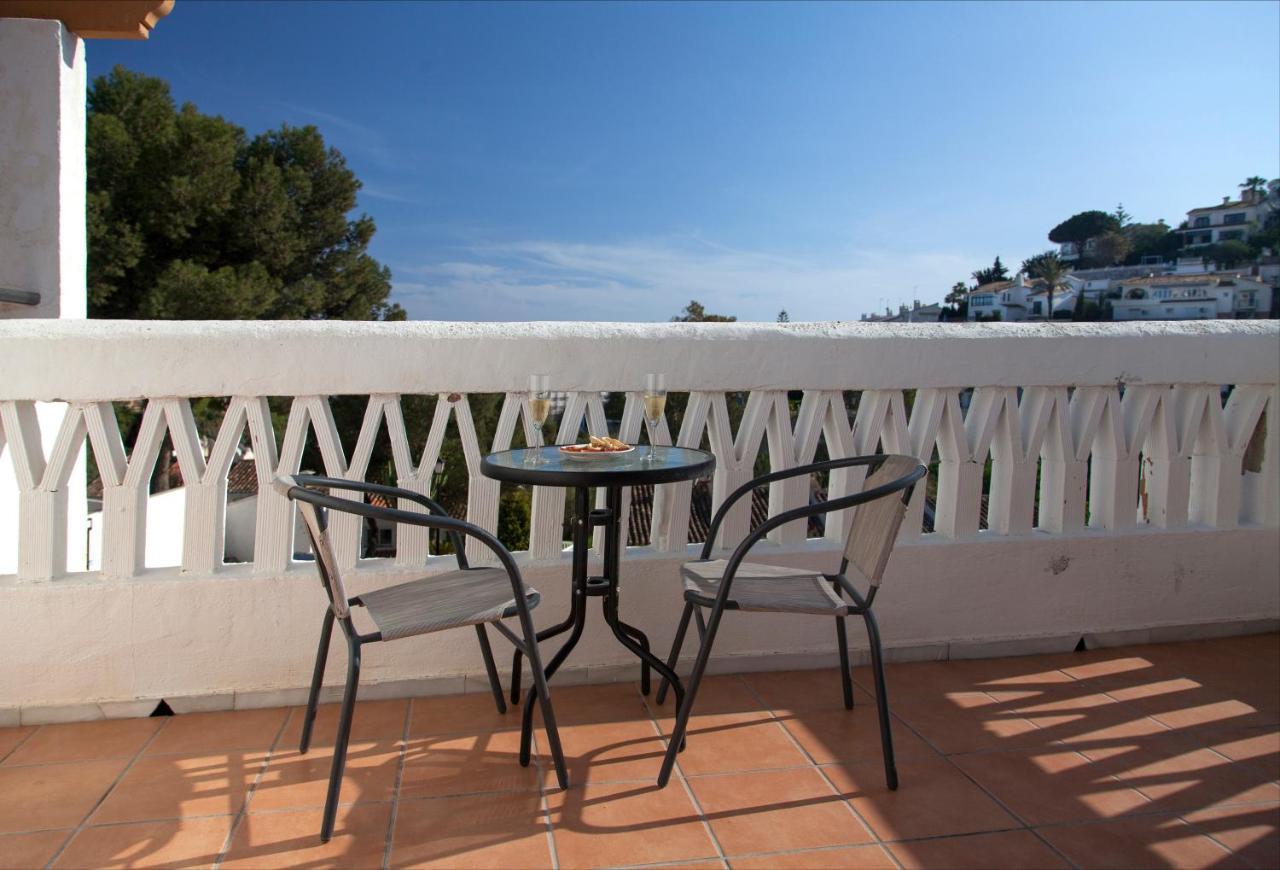 Agradable Adosado Con Piscina La Hidalga Villa Benalmádena Exteriör bild