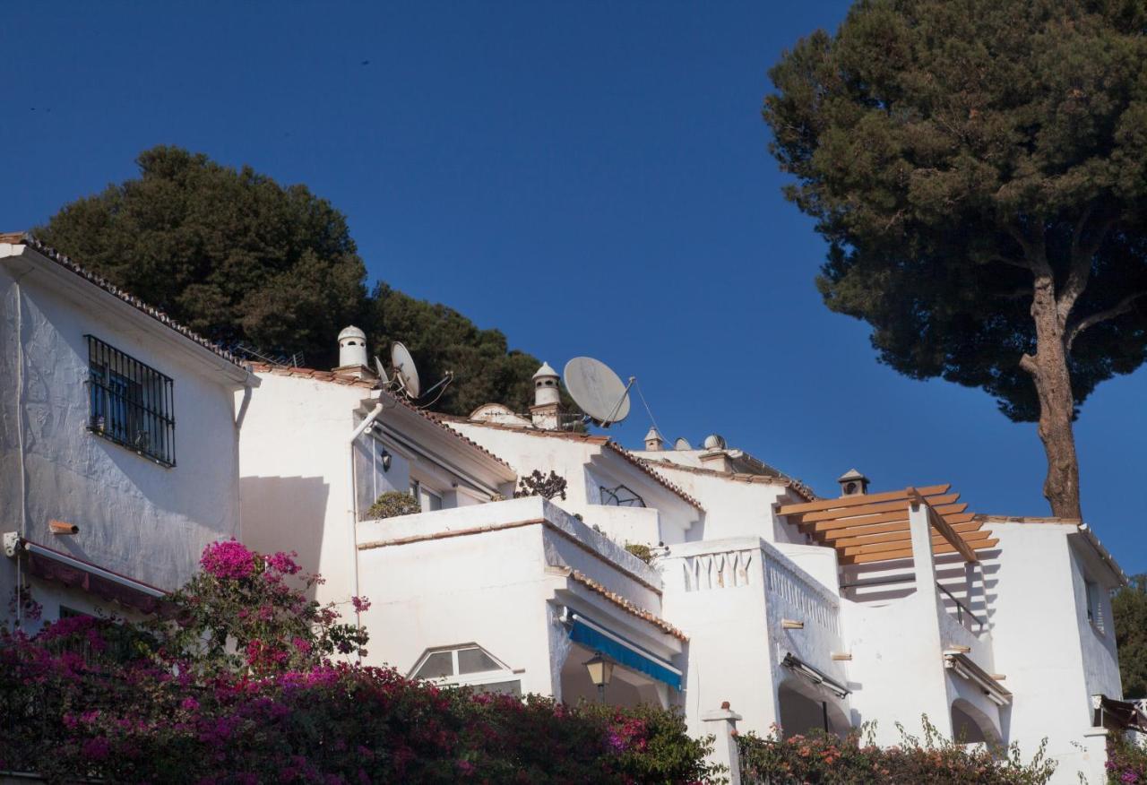 Agradable Adosado Con Piscina La Hidalga Villa Benalmádena Exteriör bild
